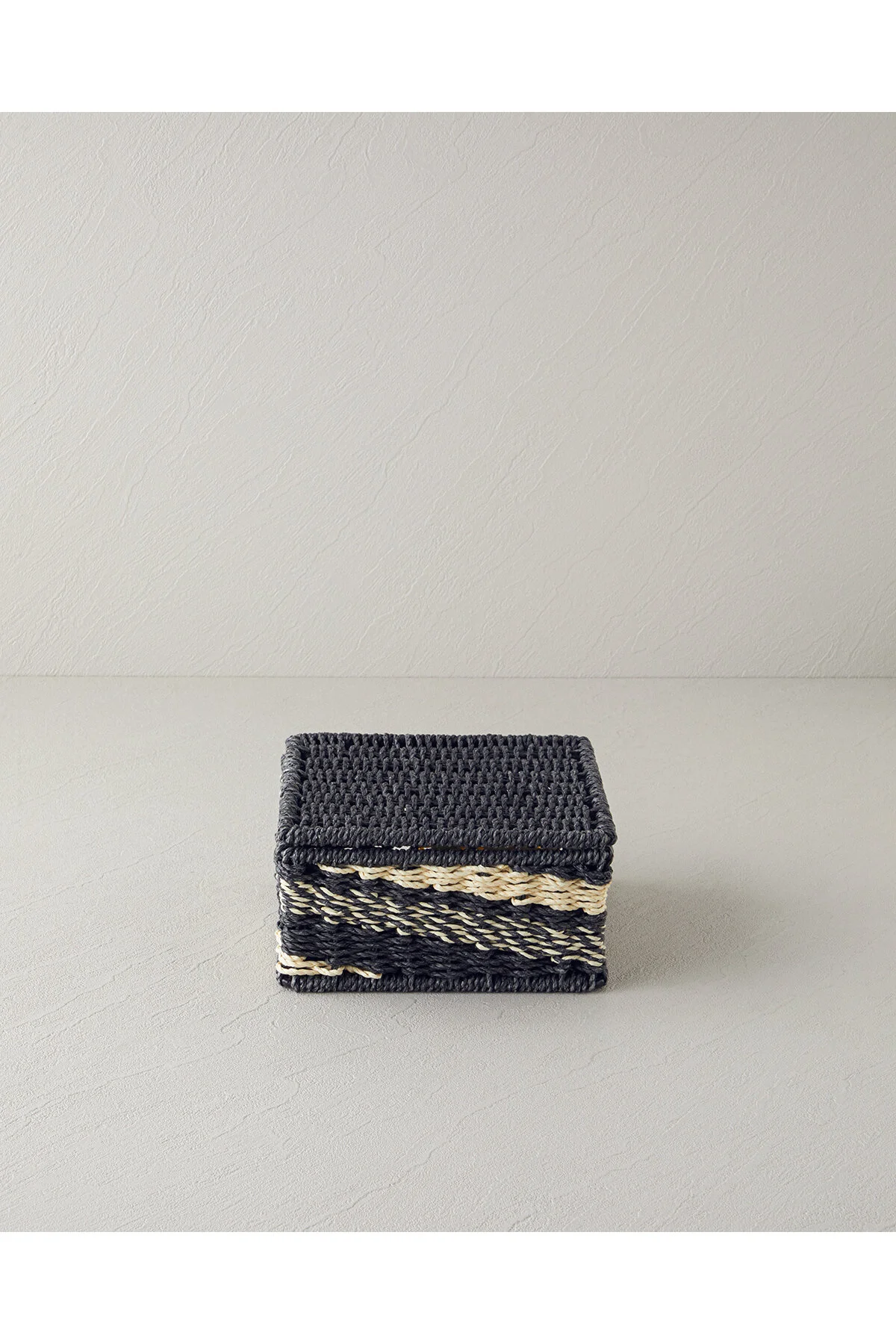 جعبه دکوری تزئینی کاغذ دنور 18X18X8CM طبیعی سیاه English Home