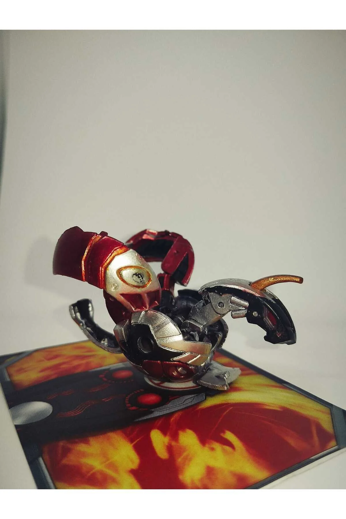 اسباب بازی های فیگور دیگر PYRUS HELIOS MK2 NEW VESTORIA BAKUGAN