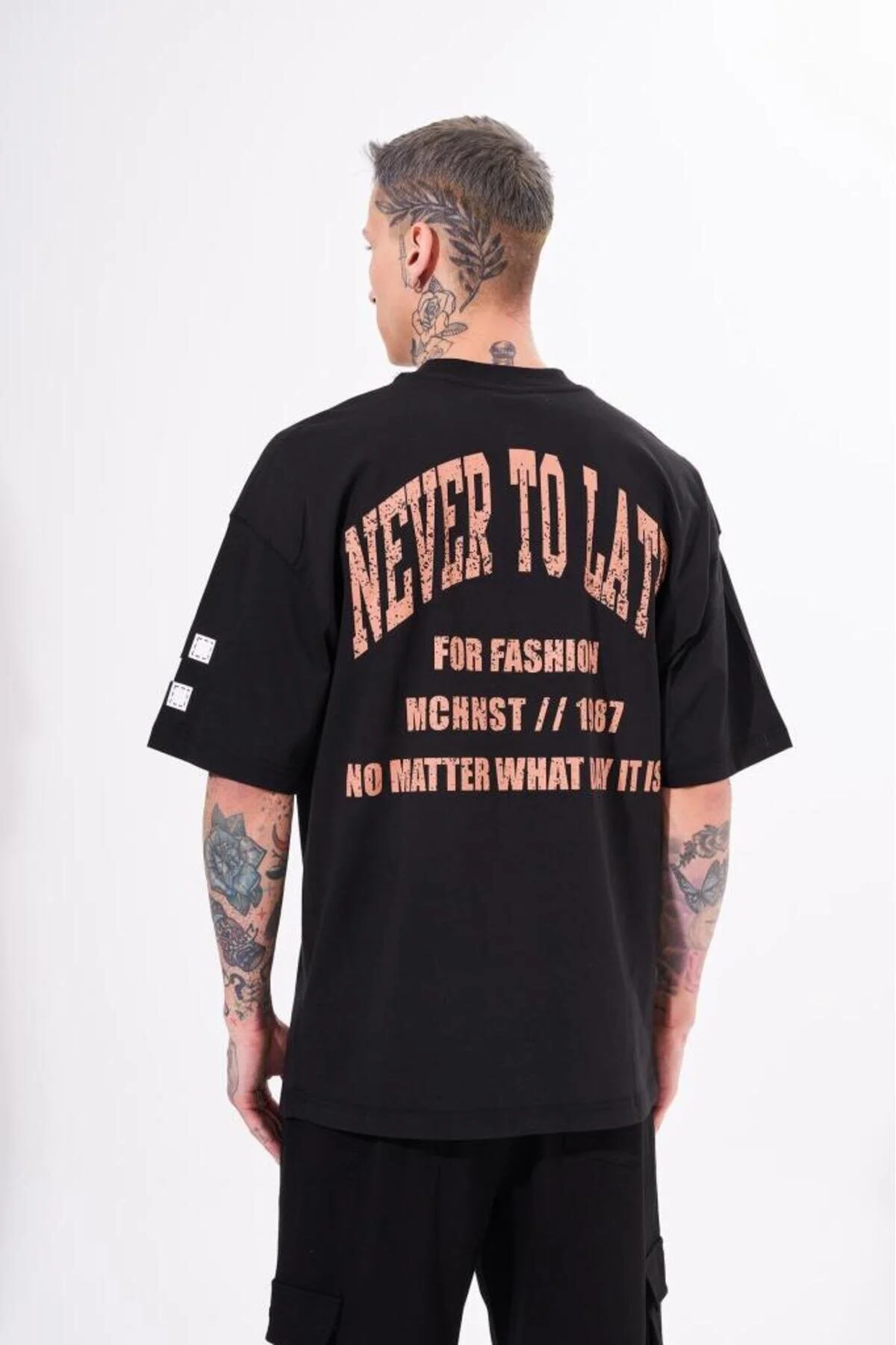 تی شرت مشکی مردانه هرگز تا اواخر طرح دار Oversiz T Shirt مچینست Machinist