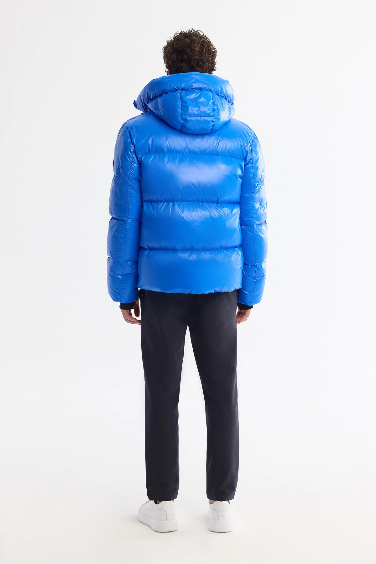 کاپشن آبی مردانه Saks Hooded Goose Peather Water Debulsive Winding Hanger با تورم Mont آوا Avva