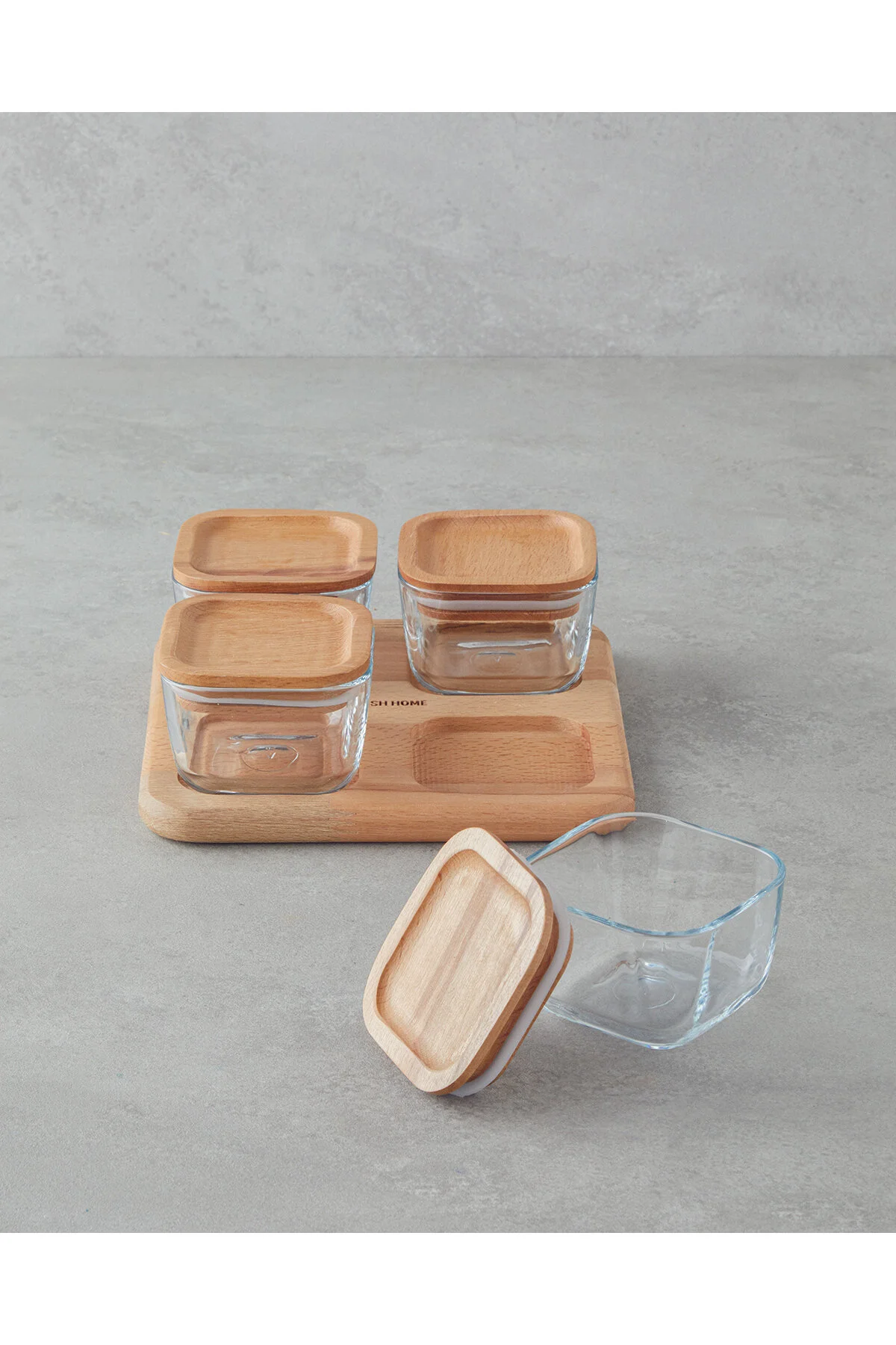 ظرف صبحانه لیوان پیکو با کلاه چوبی 4 قطب نما 21X21 سانتی متر شفاف English Home