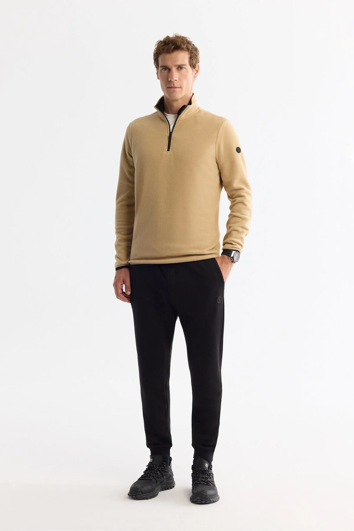 سافت شل و پلار نود مردانه رنگ بژ Cool Resiptant Half Zipper با یقه عمود بر پیراهن قطبی آوا Avva