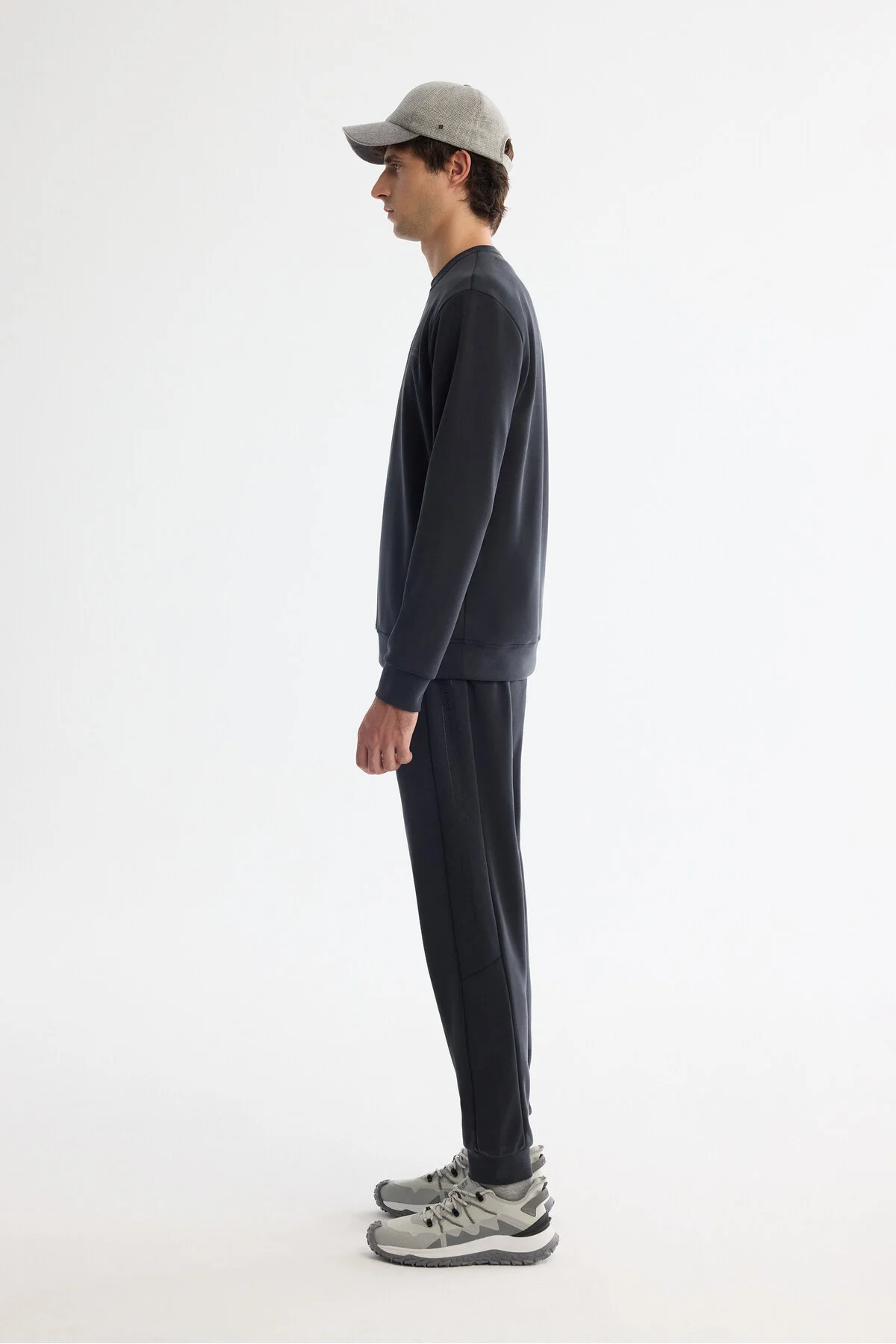 سویشرت خاکستری مردانه یقه دوچرخه آنتراسیت آقایان طرح دار Elastan Sweatshirt آوا Avva