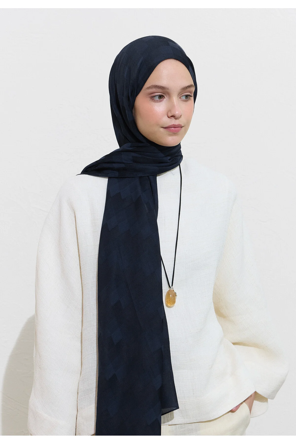 شال نوری ابریشمی ژاکارد آبی سرمه ای Freshscarfs