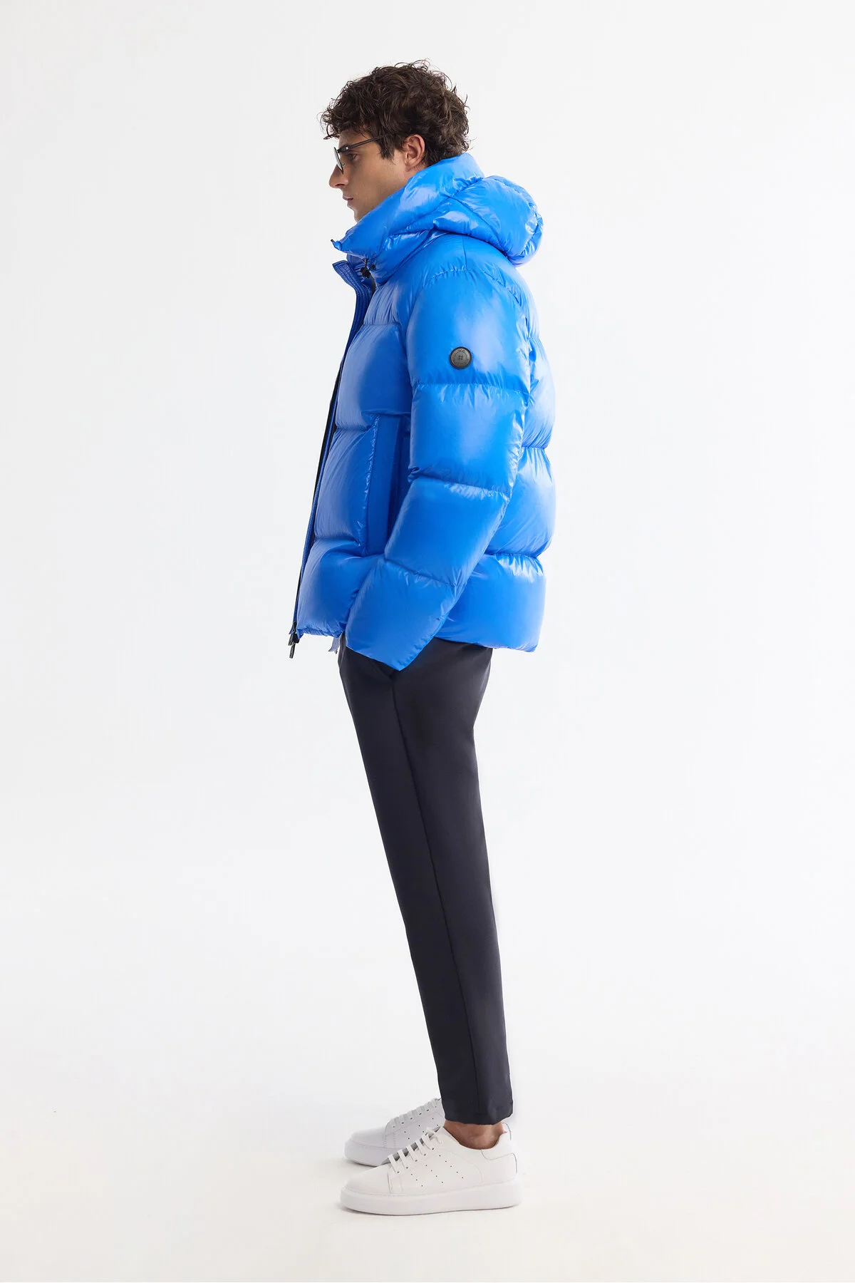 کاپشن آبی مردانه Saks Hooded Goose Peather Water Debulsive Winding Hanger با تورم Mont آوا Avva
