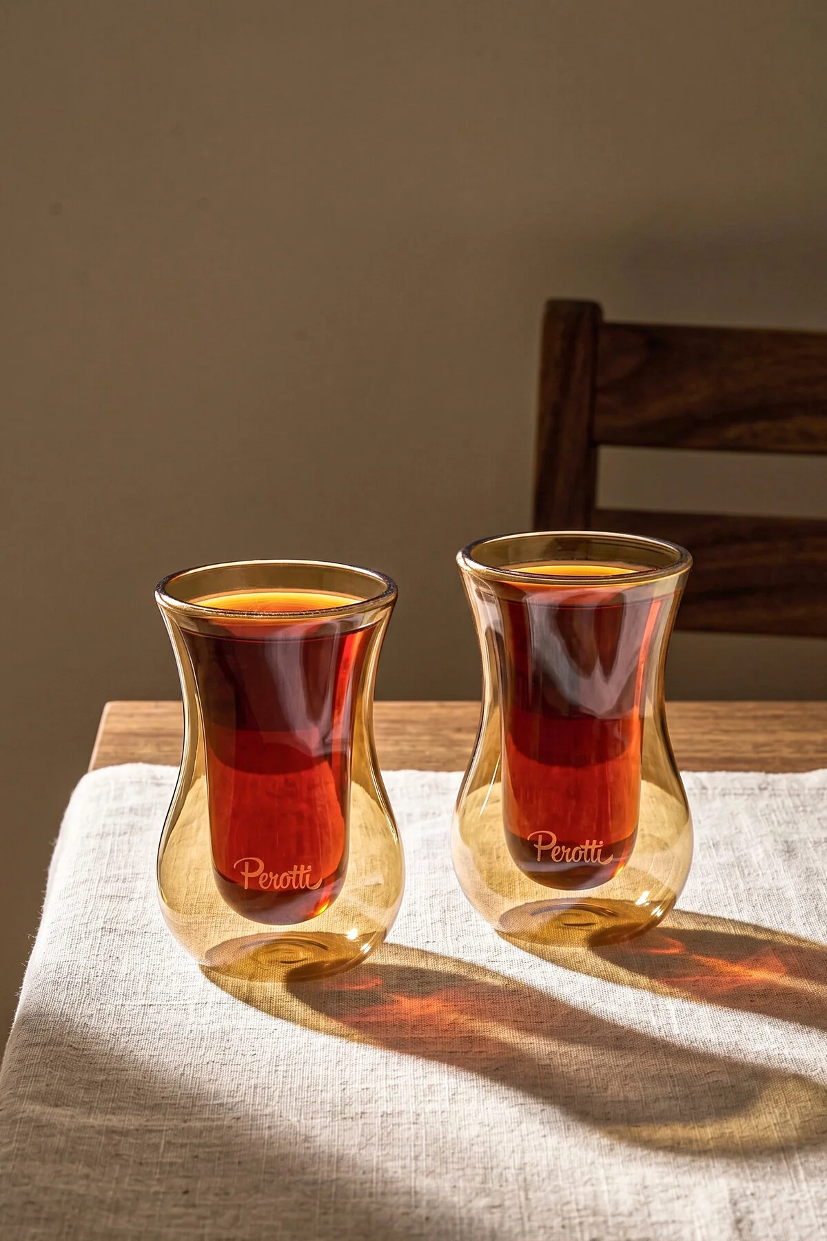 لیوان کهربا 2 قطعه شیشه ای دیواری دو دارای مقاومت Perotti