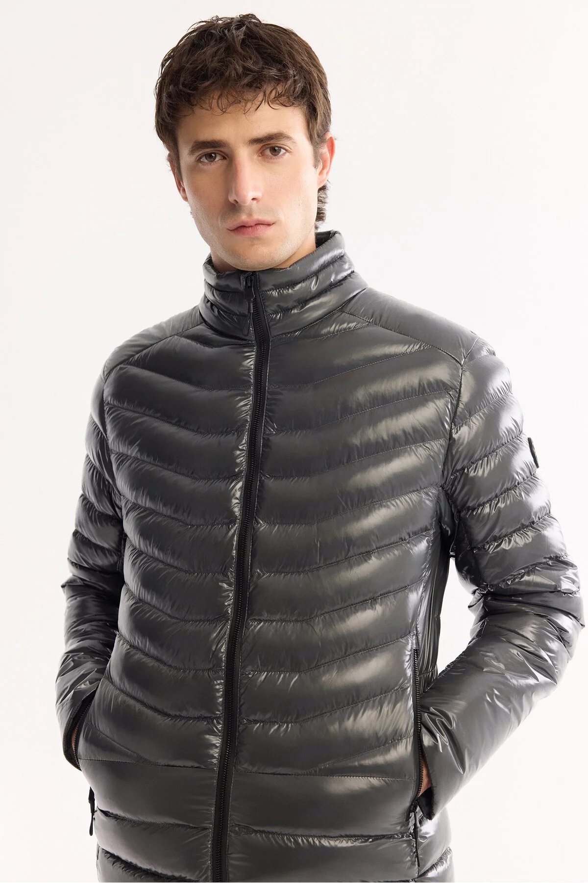 کاپشن خاکستری مردانه پرهای غاز آنتراسیت پارچه ضد باد مشتق شده از آب یقه بالایی کت تورم روشن آوا Avva
