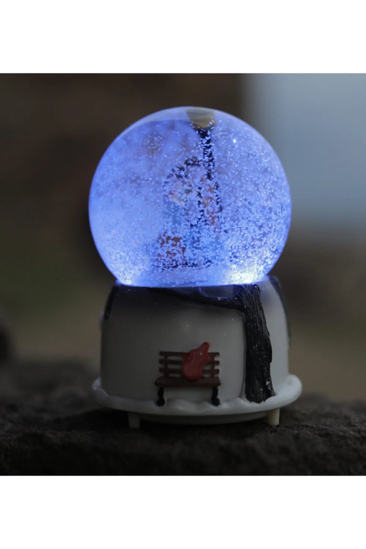 گوی برفی SNOW GLOBE سایز بزرگ WINTER TALE با موسیقی نور و اسپری از ترکیه Trend Hediyelik