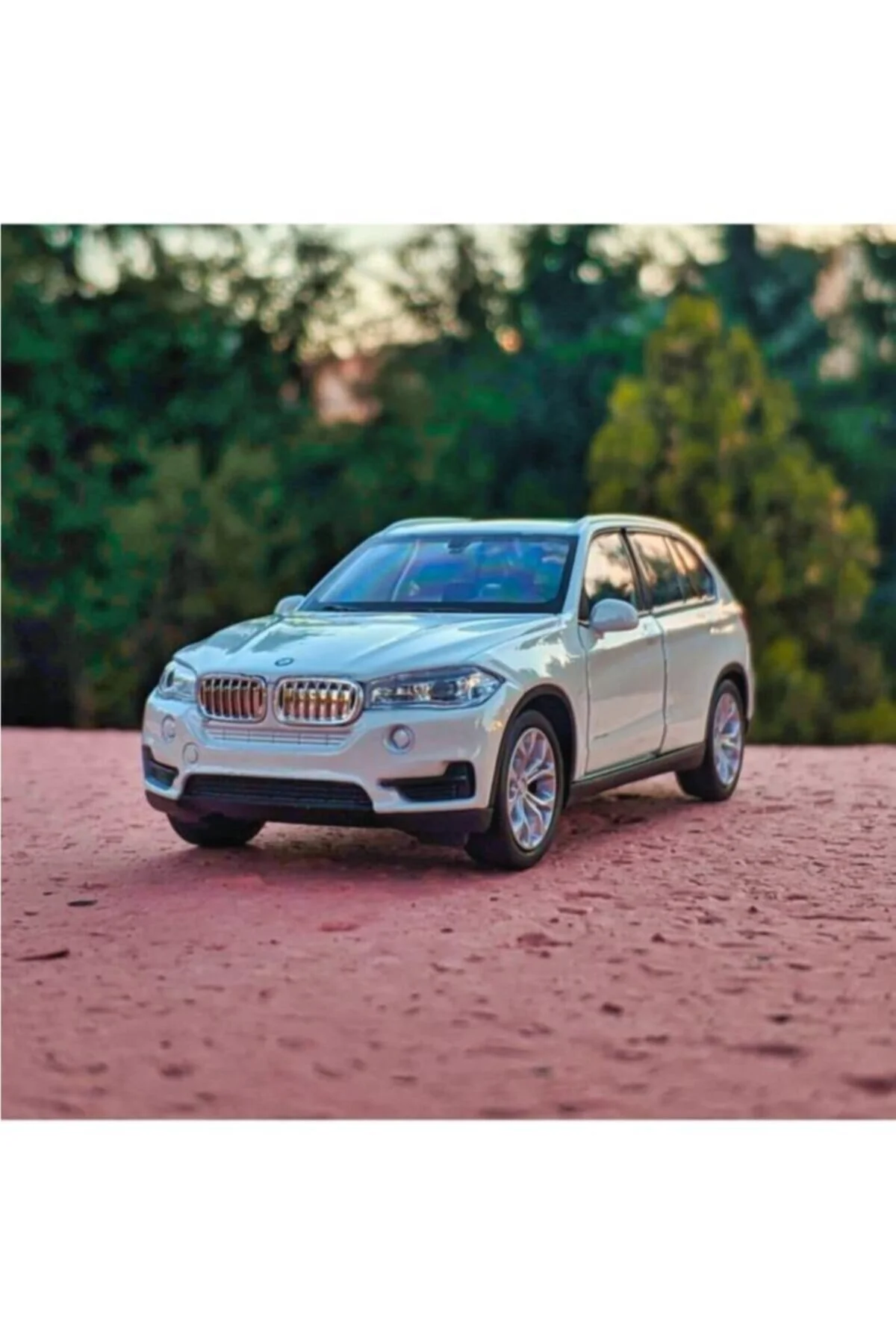 ماشین اسباب بازی X5 COLLECTION LUXURY METAL CAR WHITE 12CM WELLY