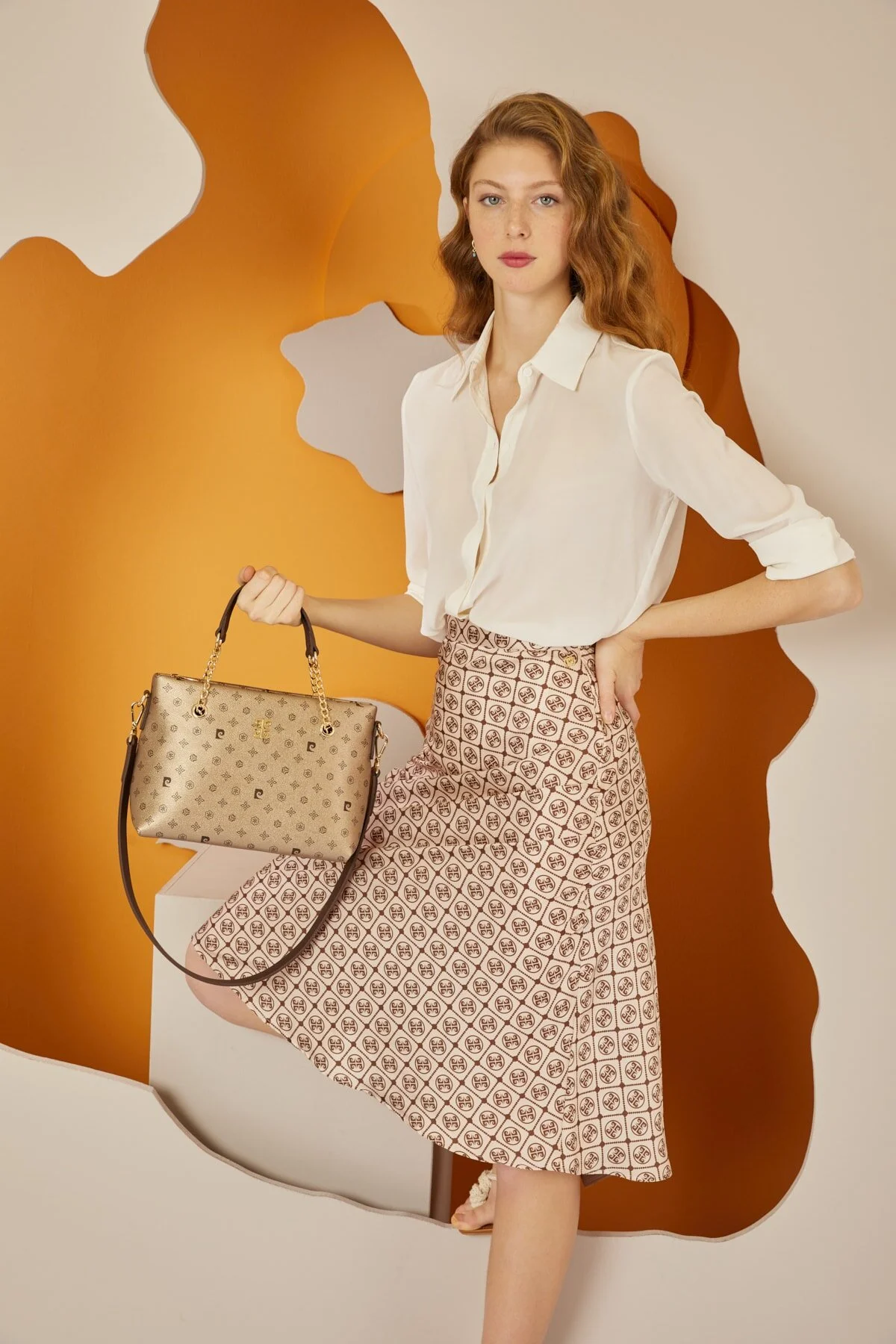 کیف شانه ای زنانه مونوگرام طلایی 05PO22Y1561 Pierre Cardin