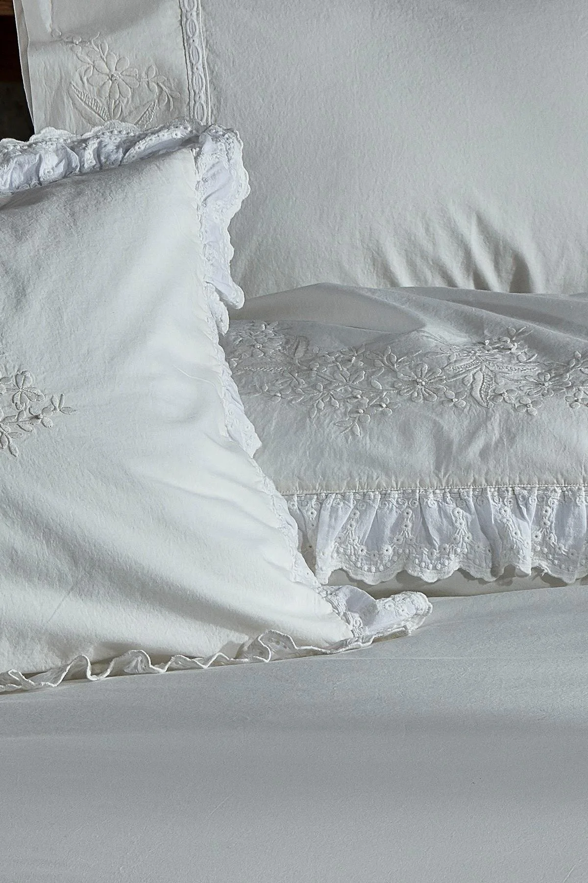 کاور لحاف دو نفره نود سرویس روتختی Cover Duvet Elsa 100 ٪ کرم گلدوزی پنبه ارگانیک 200X220 سانتی متر  Ecocotton