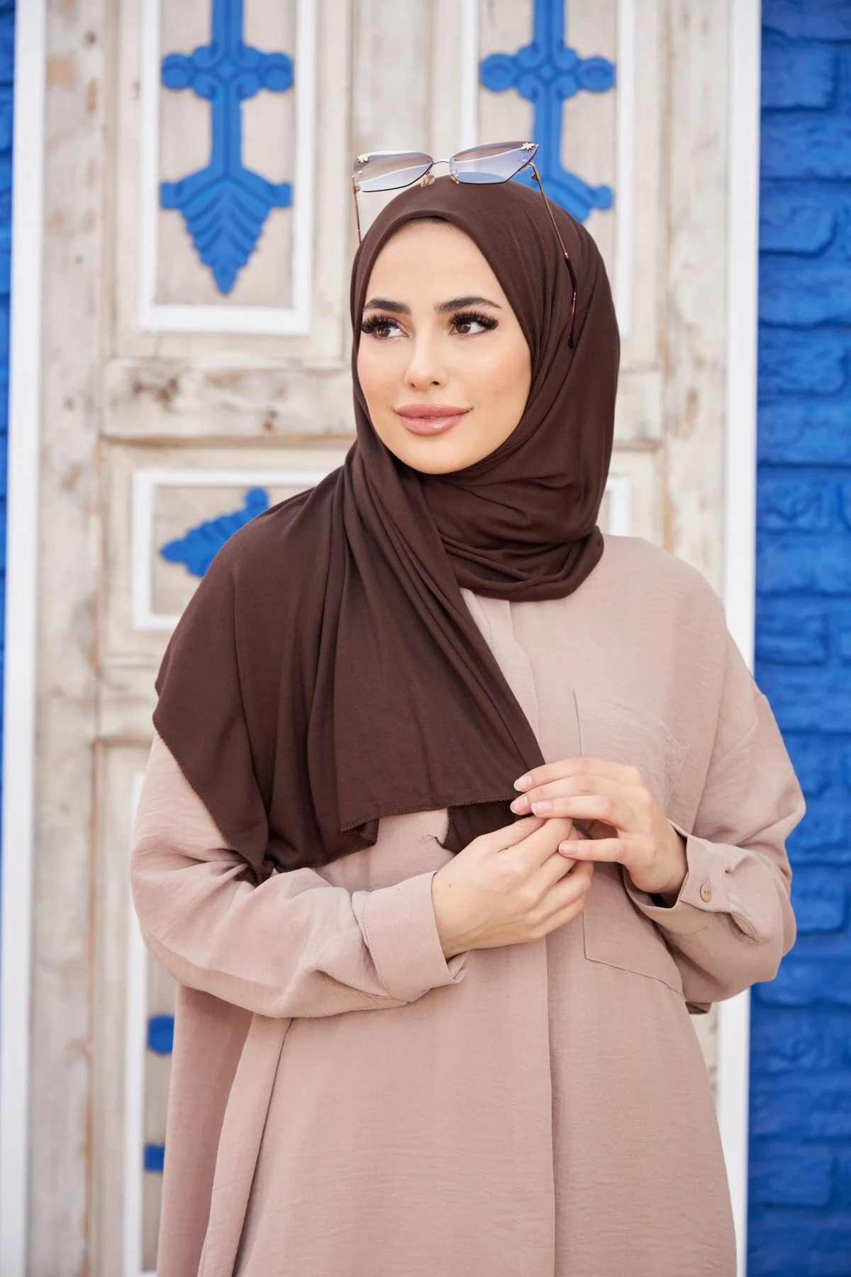 شال نخی شانه شده قهوه ای تلخ Naciye Sultan