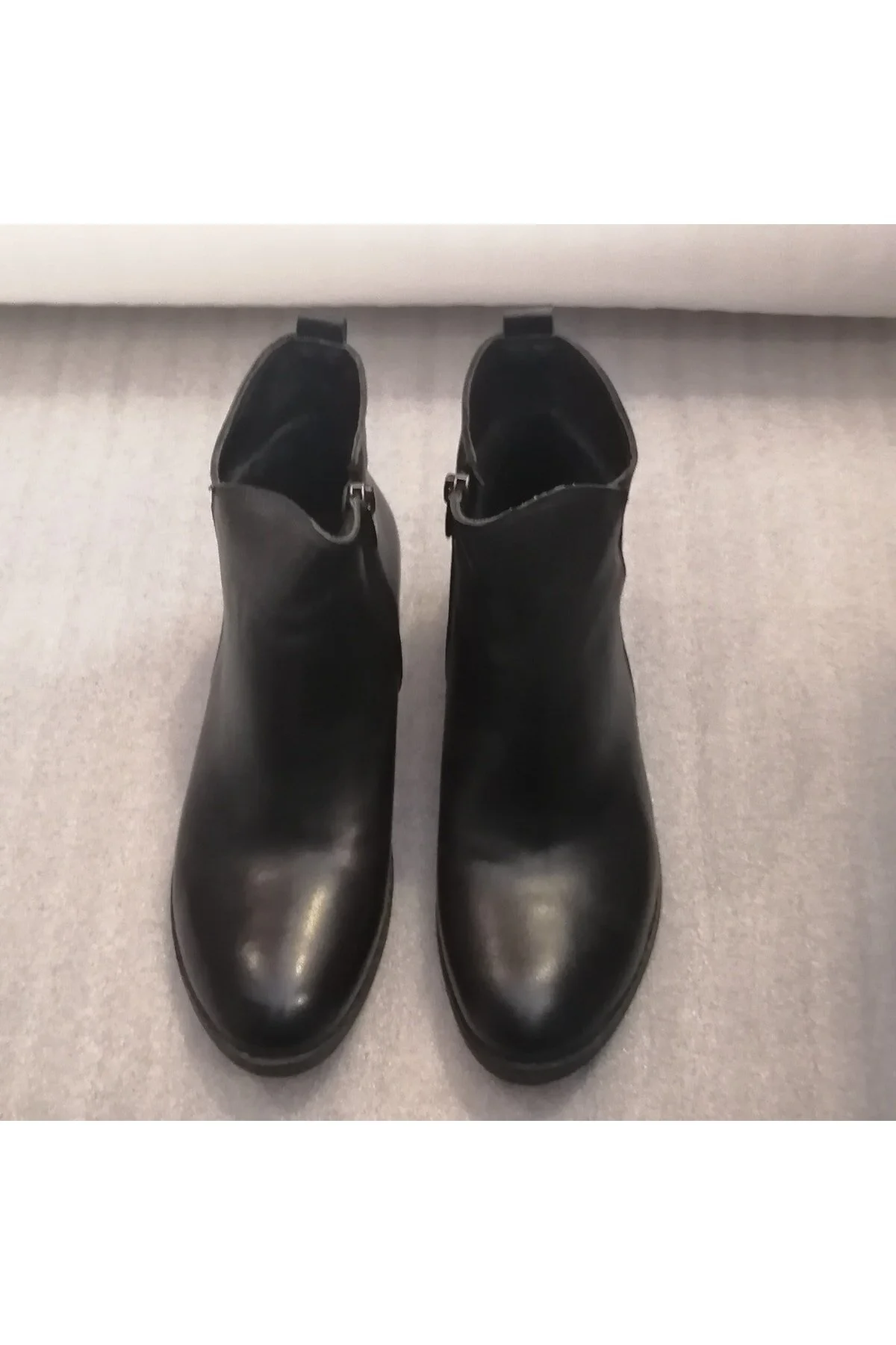 چکمه و بوت های زیره لاستیکی نرم زیپ مشکی چرم اصل زنانه Butik Tülin