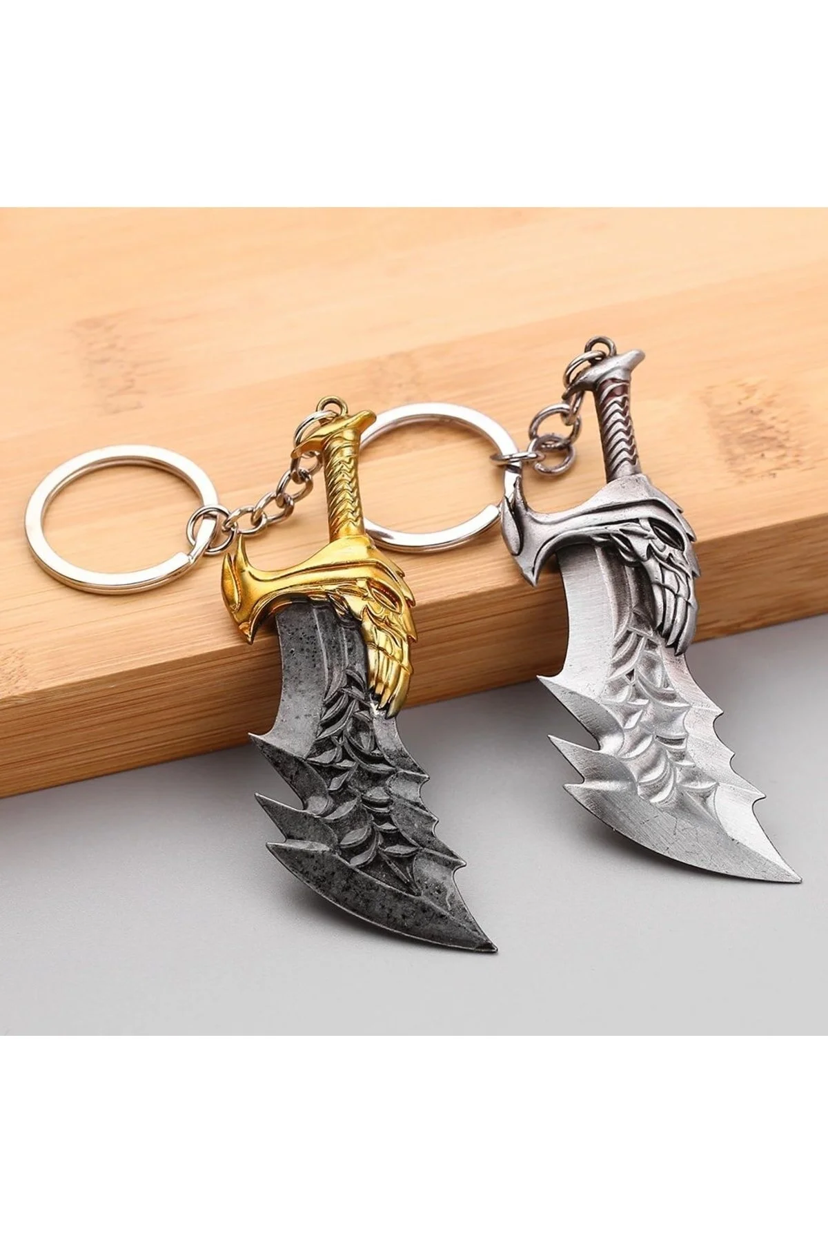 جلیقه کلید GOD OF WAR GOW RAGNAROK KRATOS BLADE CHAOS BLADES KEYCHAIN METAL PLAYSTATION 5 GOLD Genel Markalar