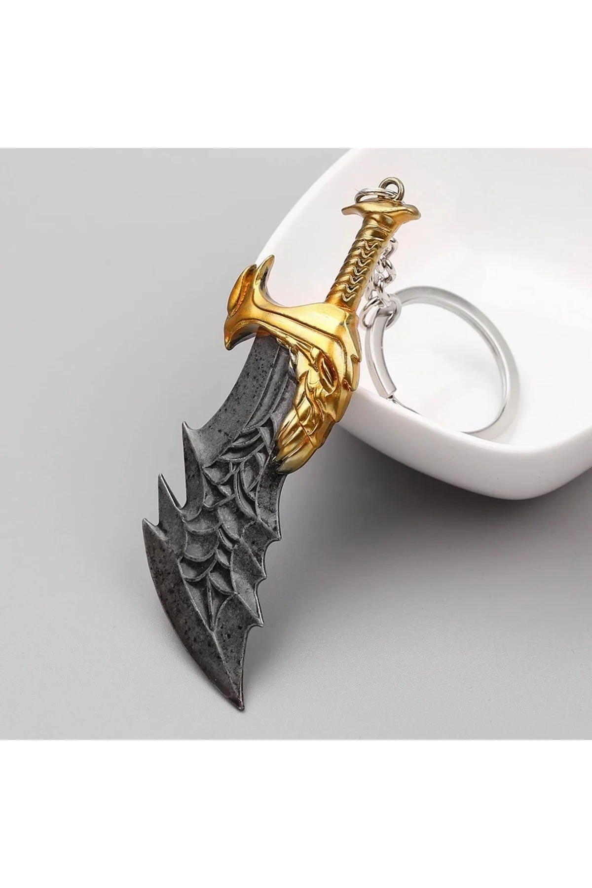 جلیقه کلید GOD OF WAR GOW RAGNAROK KRATOS BLADE CHAOS BLADES KEYCHAIN METAL PLAYSTATION 5 GOLD Genel Markalar