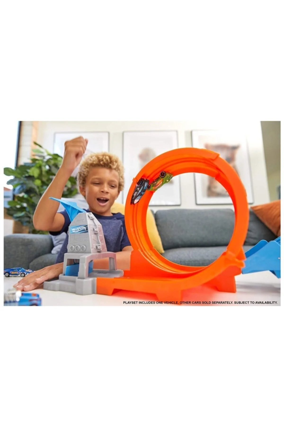 ماشین اسباب بازی سفید قهرمانی مسیر آکروباتیک دایره Gbf81 Gtv13 HOT WHEELS