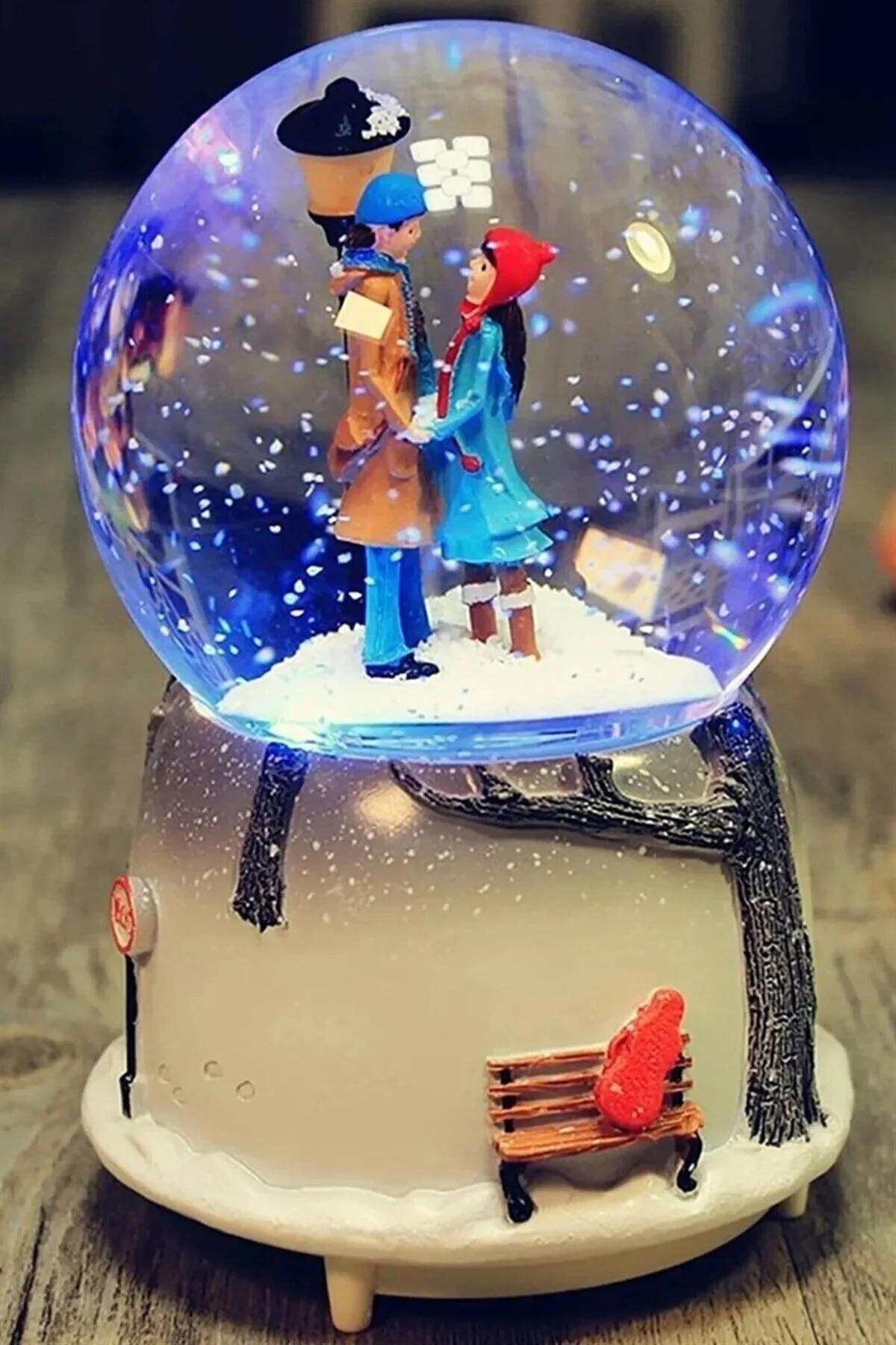 گوی برفی عشق با تو زیباست دست در زوج موزیکال SNOW GLOBE از ترکیه Touz