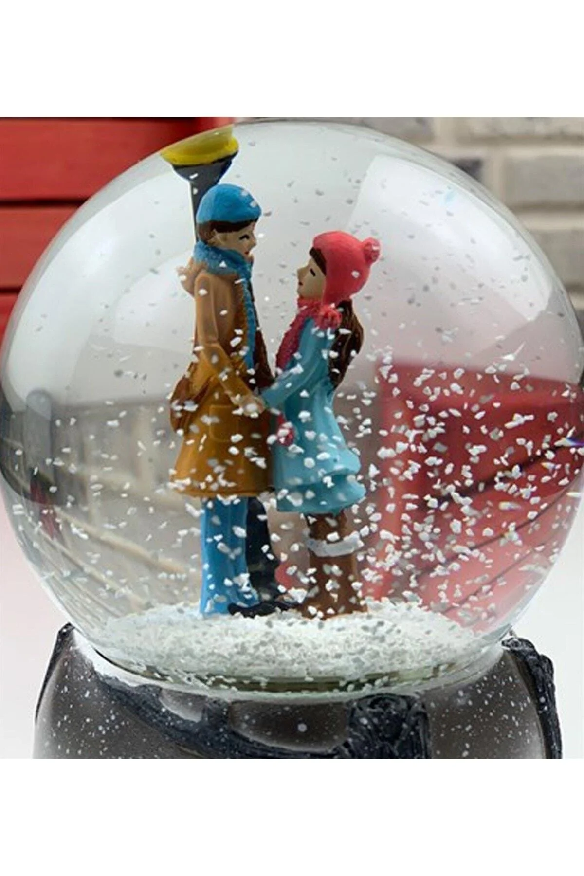 گوی برفی SNOWFLAKE SPRAYED IMMORTAL LOVE WINTER TALE جعبه موزیک SNOW GLOBE سایز بزرگ با چراغ و موسیقی از ترکیه VONTAR
