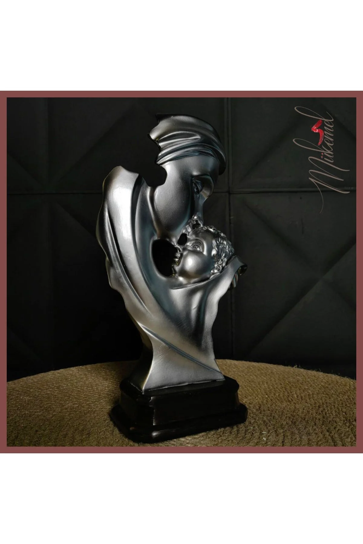اشیاء دکوراتیو و مجسمه مشکی پسرانه دخترانه بچگانه Mother Kissing the Baby Figur شی تزئینی تزئین میز لوازم اتاق نشیمن نوزاد Mukemel