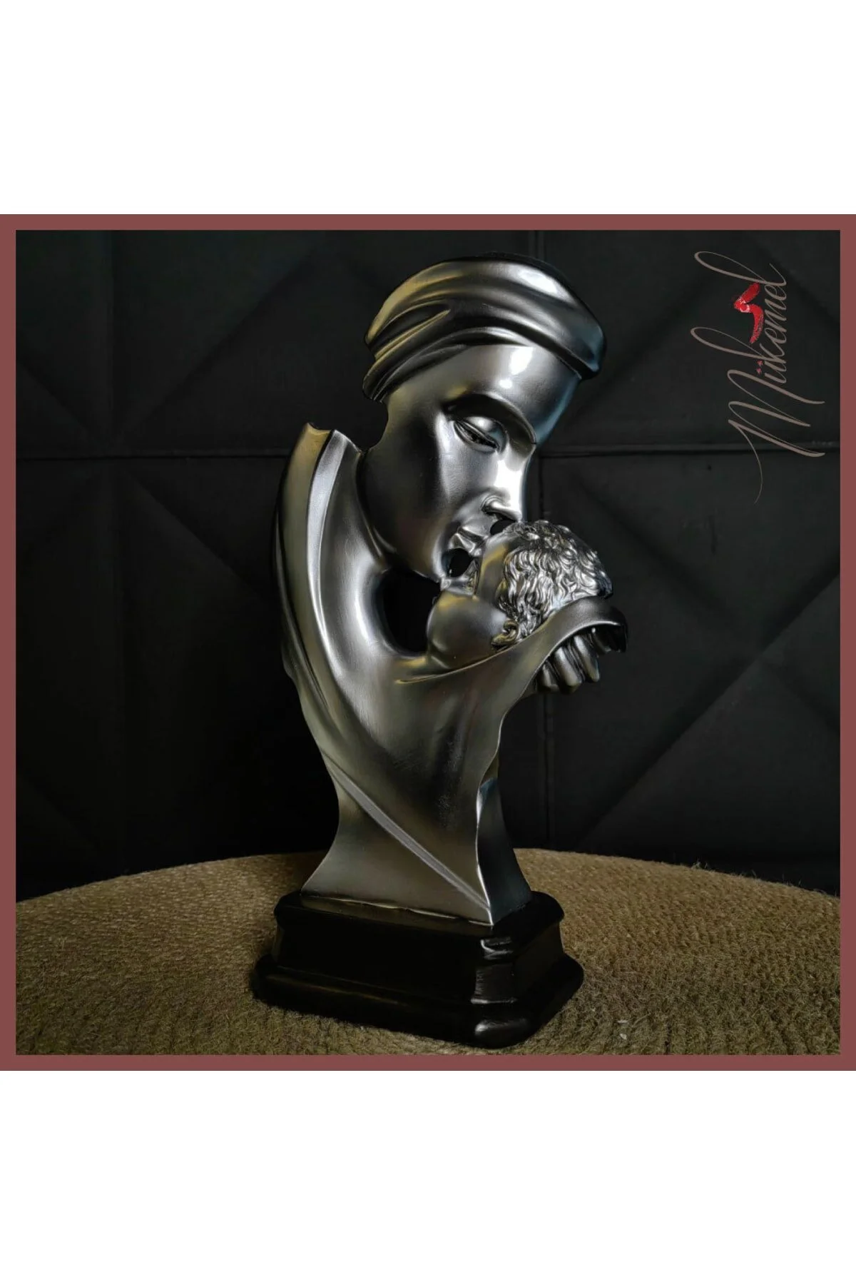 اشیاء دکوراتیو و مجسمه مشکی پسرانه دخترانه بچگانه Mother Kissing the Baby Figur شی تزئینی تزئین میز لوازم اتاق نشیمن نوزاد Mukemel