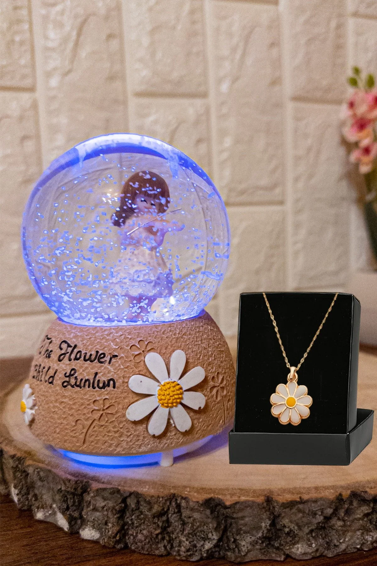 گوی برفی گلوب سایز متوسط ​​با تم دیزی با چراغ های تغییر رنگ و موسیقی گردنبند از ترکیه Zemtigo