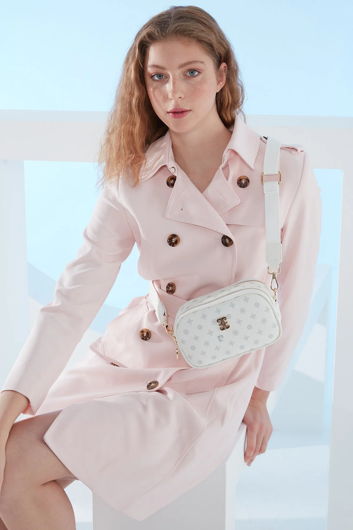 کیف شانه ای زنانه مونوگرام سفید 05PO23Y1731 Pierre Cardin