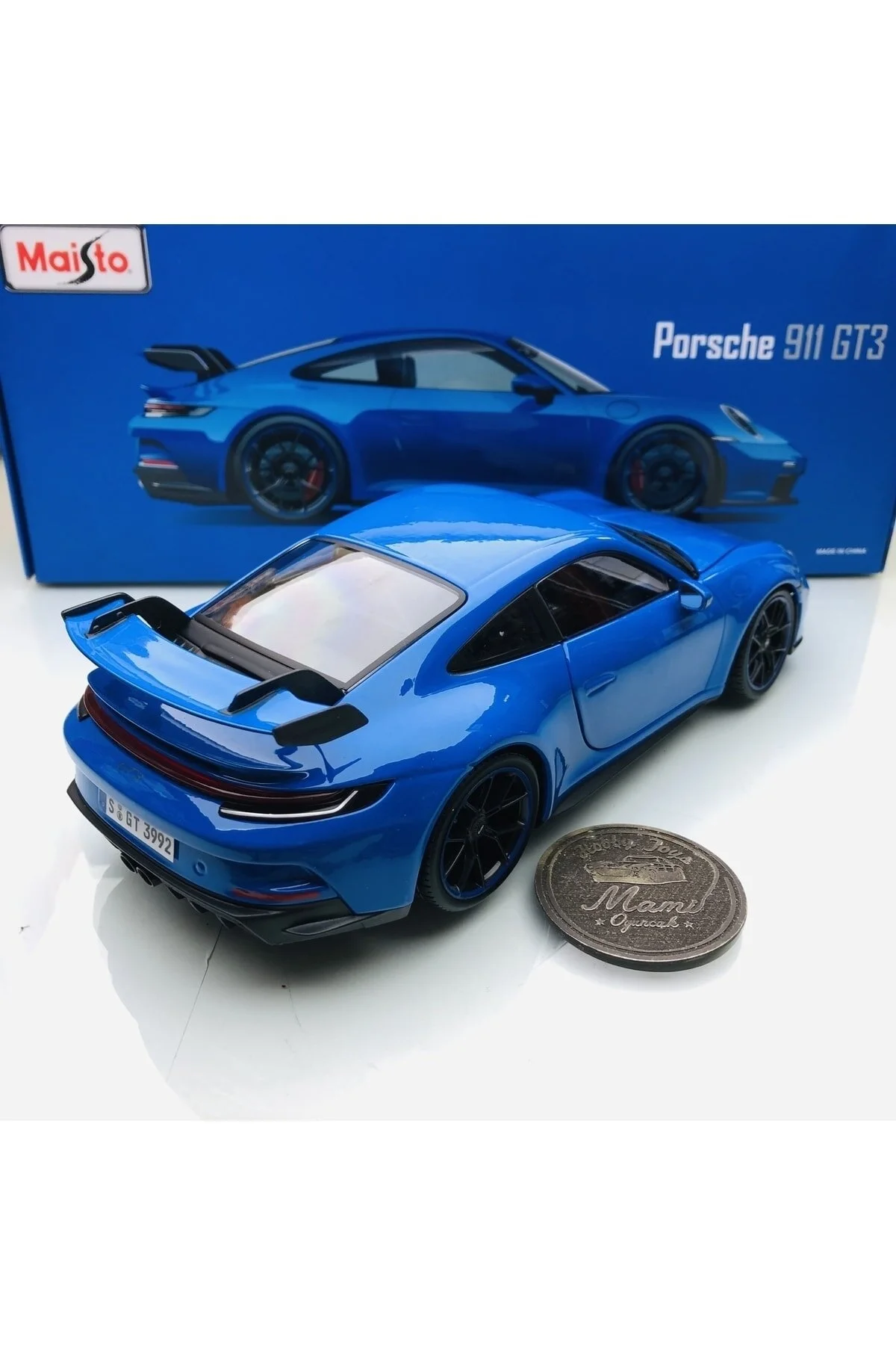 مدل خودرو جدید 2022 پورشه 911 992 GT3 BLUE 1:18 SCALE MAISTO PREMIERE Maisto