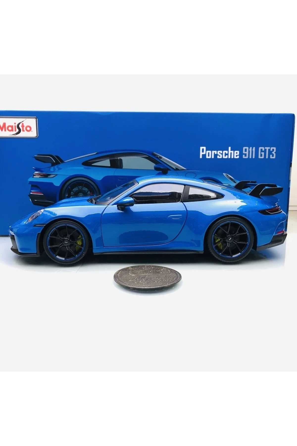مدل خودرو جدید 2022 پورشه 911 992 GT3 BLUE 1:18 SCALE MAISTO PREMIERE Maisto