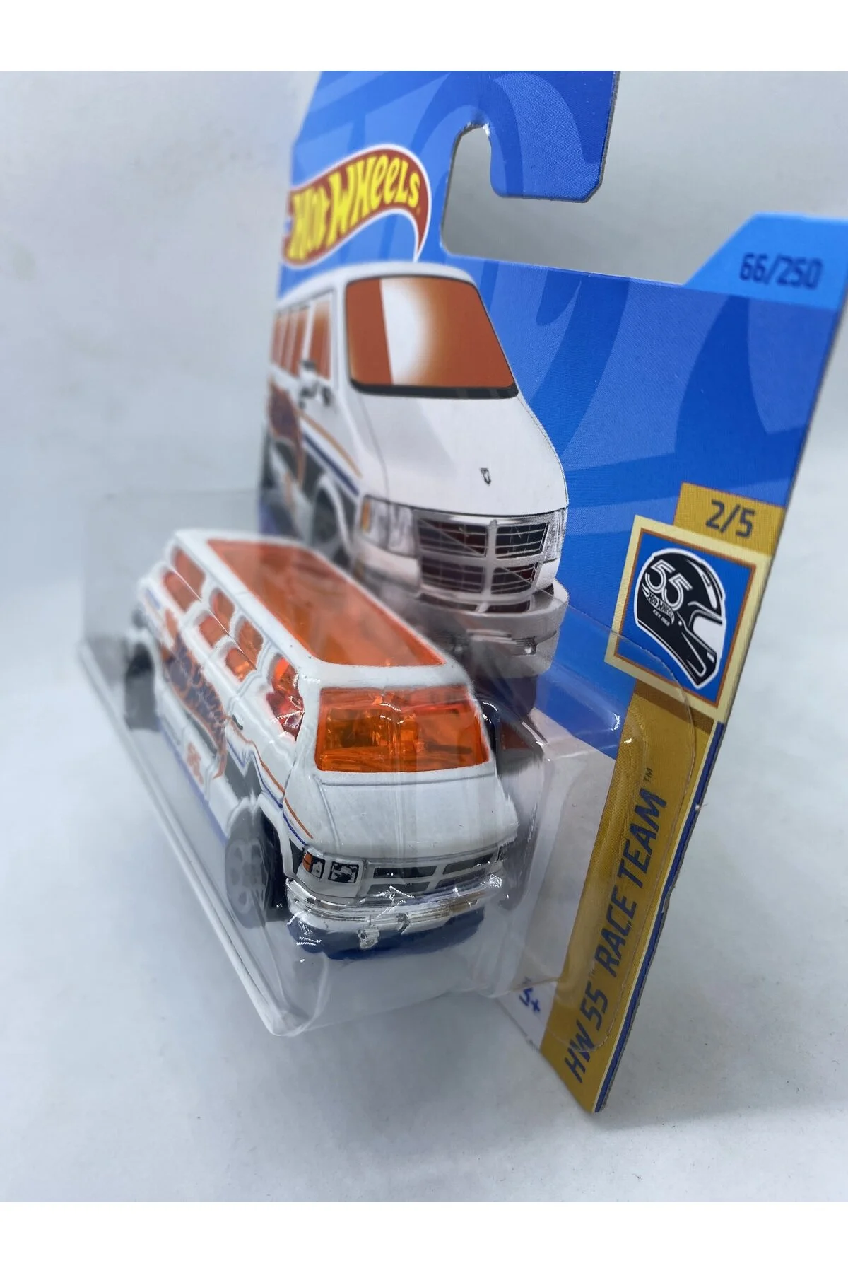 ماشین اسباب بازی سفید دوج ون اورجینال HOT WHEELS