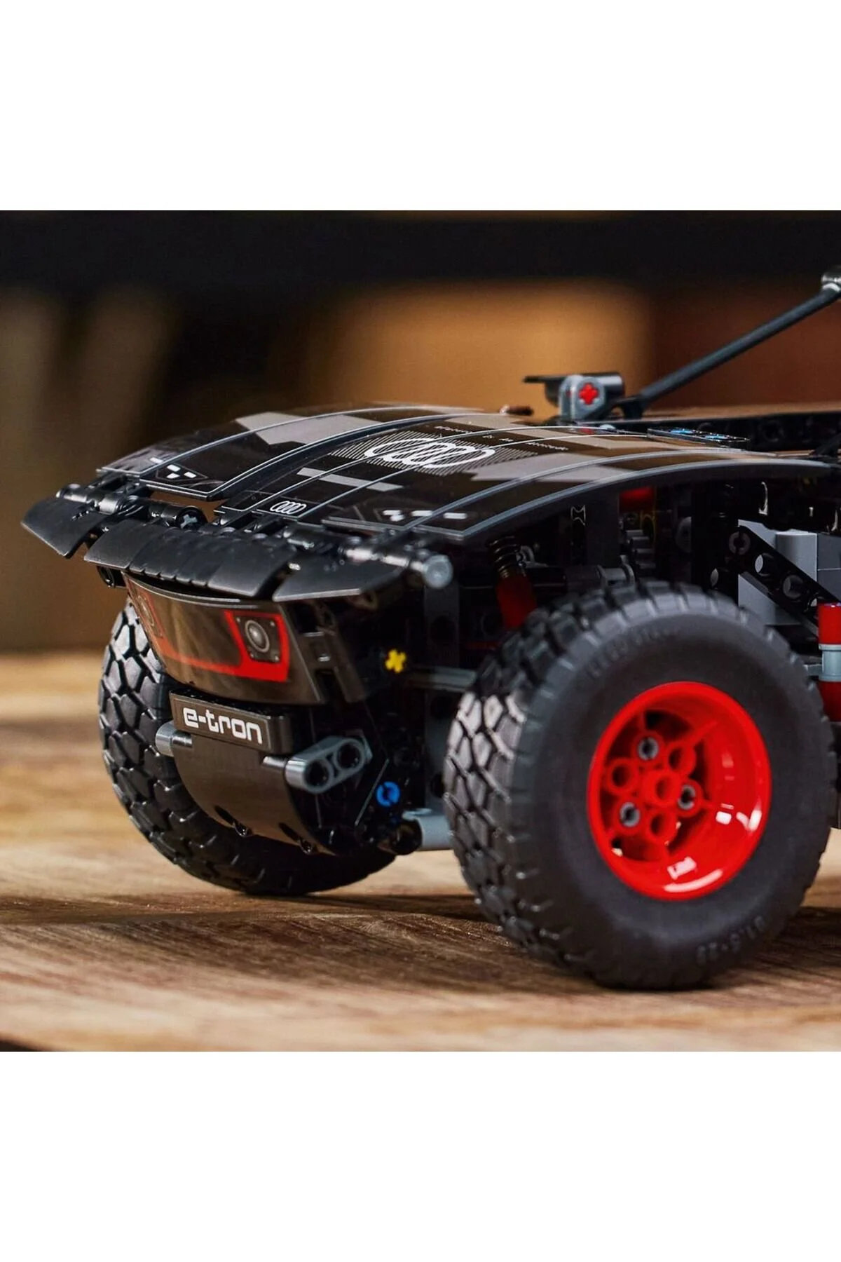 لگو و اسباب بازی های ساخت محور تکنیک AUDI RS Q E TRON 42160 LEGO