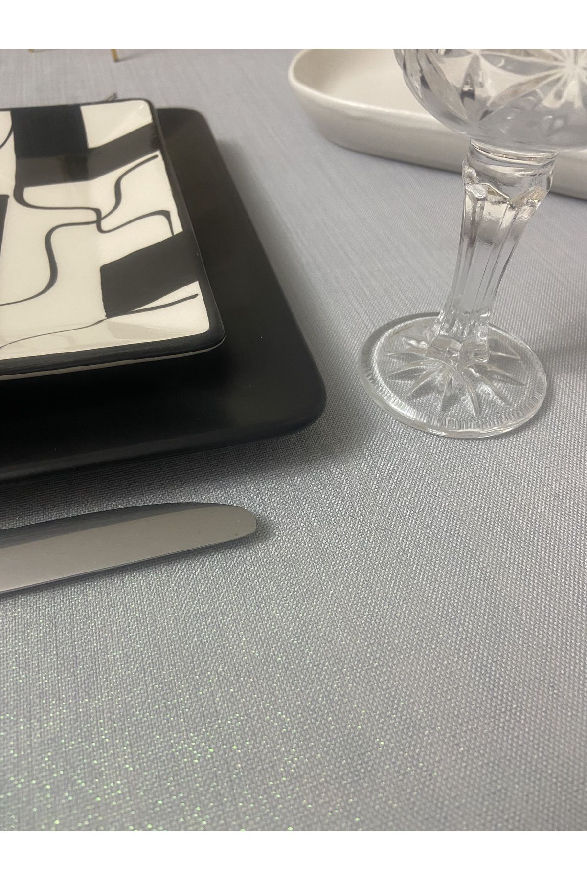 رومیزی خاکستری توری نگاه دقیق و نقره ای سفره 25 قطعه  Zeren Home