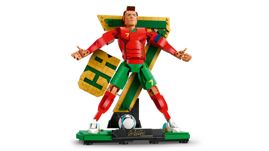 مجموعه ساختنی و نمایشی فوتبال کریستیانو رونالدو از لگو LEGO، سری Editions، مدل 43016، ۸۵۴ قطعه، حداقل سن ۱۲ سال