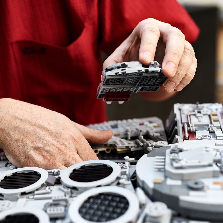مجموعه ساختنی جنگ ستارگان لگو LEGO Millennium Falcon مدل 75192، ۷۵۴۱ قطعه و حداقل سن ۱۶ سال